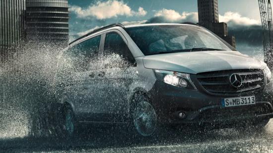 Mercedes Vito Tourer in actie